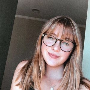 Meet your Posher, Avery